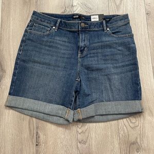 NWT SIMPLY VERA WANG DENIM MID RISE SHORTS